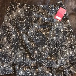 NWT Kohls 212 collection black & white flown skirt size 18